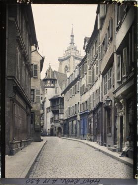 Image représentant France, Colmar, La rue des Marchands, au fond, la Mon Pfister et la Cathédrale