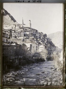 Image représentant Vue d'ensemble sur la ville de Tenda