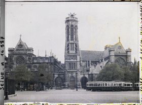 Image représentant Sirène sur le beffroi de l'église Saint-Germain-l'Auxerrois