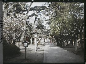 Image représentant Entrée d'un sanctuaire ou d'un temple