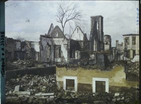 Image représentant Turquie, Smyrne, Incendie de Smyrne en Septe 1922, Quartier Tchayirli-Bagtché (même quartier) Eglise Grecque de St Dimitri Eglise Evangélique