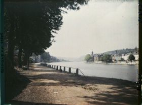 Image représentant Belgique, Dinant, Paysage sur la Meuse vers l'aval