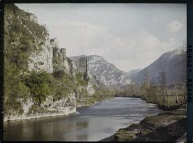 Image représentant L'Ariège vers l'amont et les vieux remparts
