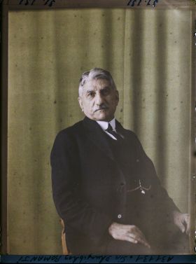 Image représentant https://musee-albert-kahn.s-museum.fr/home/NWQ2OTAwYzNmYjZlZTk1ZWQwODJmMjY4L2dlbmVyaWMtbm90aWNlLXRhYi9hdXRob3JpdHkvNjE3YTc5ZjVjZjhiODk2OGIzMzM3ZDIx/5d6900c3fb6ee95ed082f268/generic-notice-tab/authority/617a79ebcf8b8968b33368dc Sir J.R. Bomanji