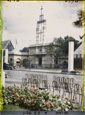 Image représentant L'Exposition Coloniale Internationale de 1931, le pavillon des missions protestantes