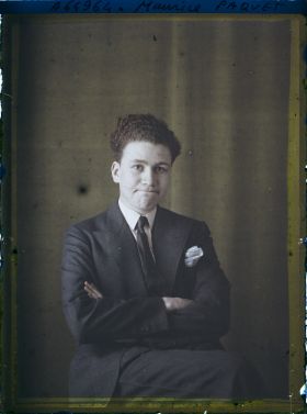 Image représentant https://musee-albert-kahn.s-museum.fr/home/NWQ2OTAwYzNmYjZlZTk1ZWQwODJmMjY4L2dlbmVyaWMtbm90aWNlLXRhYi9hdXRob3JpdHkvNjE3YTc5ZjVjZjhiODk2OGIzMzM3ZDIx/5d6900c3fb6ee95ed082f268/generic-notice-tab/authority/617a79ebcf8b8968b33374e7 Monsieur Maurice Paquet