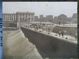 Image représentant Début de la destruction des fortifications à la porte de Clignancourt