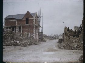 Image représentant France, Crouy, Rue de Laon et maison neuve