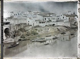 Image représentant Vue sur le quartier Triana au bord de la darse du Guadalquivir (appelée canal Alphonse XIII)