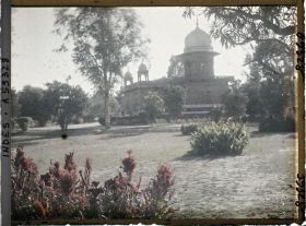 Image représentant Pavillon dans le parc du palais Jagatjit (?)