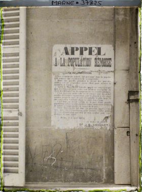 Image représentant France, Reims, Affiche du 2 Août 1914 sur les murs du N° 38 de la rue St Symphorien
