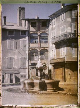 Image représentant La fontaine place Barthelon