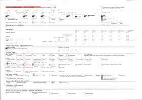 Image représentant Le chevet de l'église Sainte-Croix, avec la boutique du bottier construite entre deux contreforts de l'église