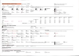 Image représentant Monseigneur Landais, archiprêtre de la cathédrale posant près d'une statue