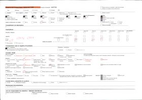 Image représentant Greniers à mil et trous dans le granit permettant d'écraser le mil avec une autre pierre