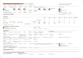 Image représentant Gardiennes de la tombe de Glélé couchées sur le pourtour du tombeau