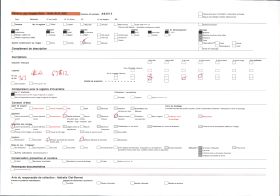 Image représentant Trônes royaux d'Abomey (Tegbessou, Kpengla, Agonglo) devant la salle des trônes (zinkpoho) de la cour du palais de  null Guézo