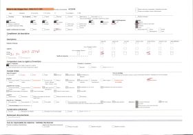 Image représentant L'Hôtel de Ville et la place Guillaume le Conquérant, à gauche l'église de la Trinité