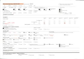 Image représentant Une maison aux murs chaulés et au toit couvert de chaume