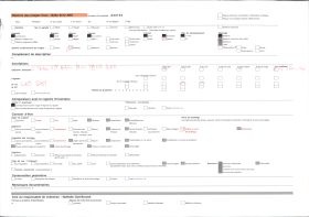 Image représentant Madame Hélenec (81 ans) à sa fenêtre