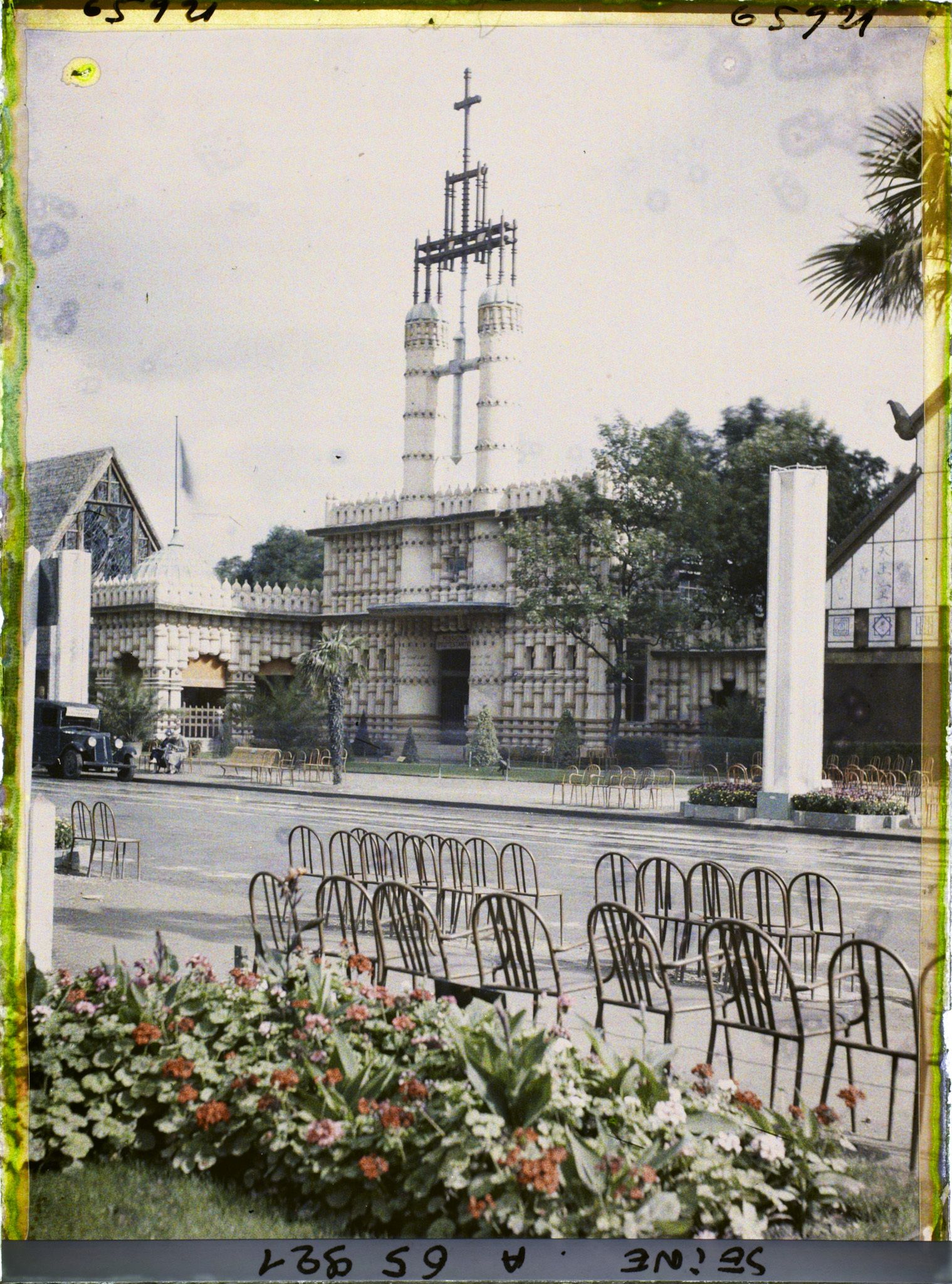 Image représentant L'Exposition Coloniale Internationale de 1931, le pavillon des missions protestantes