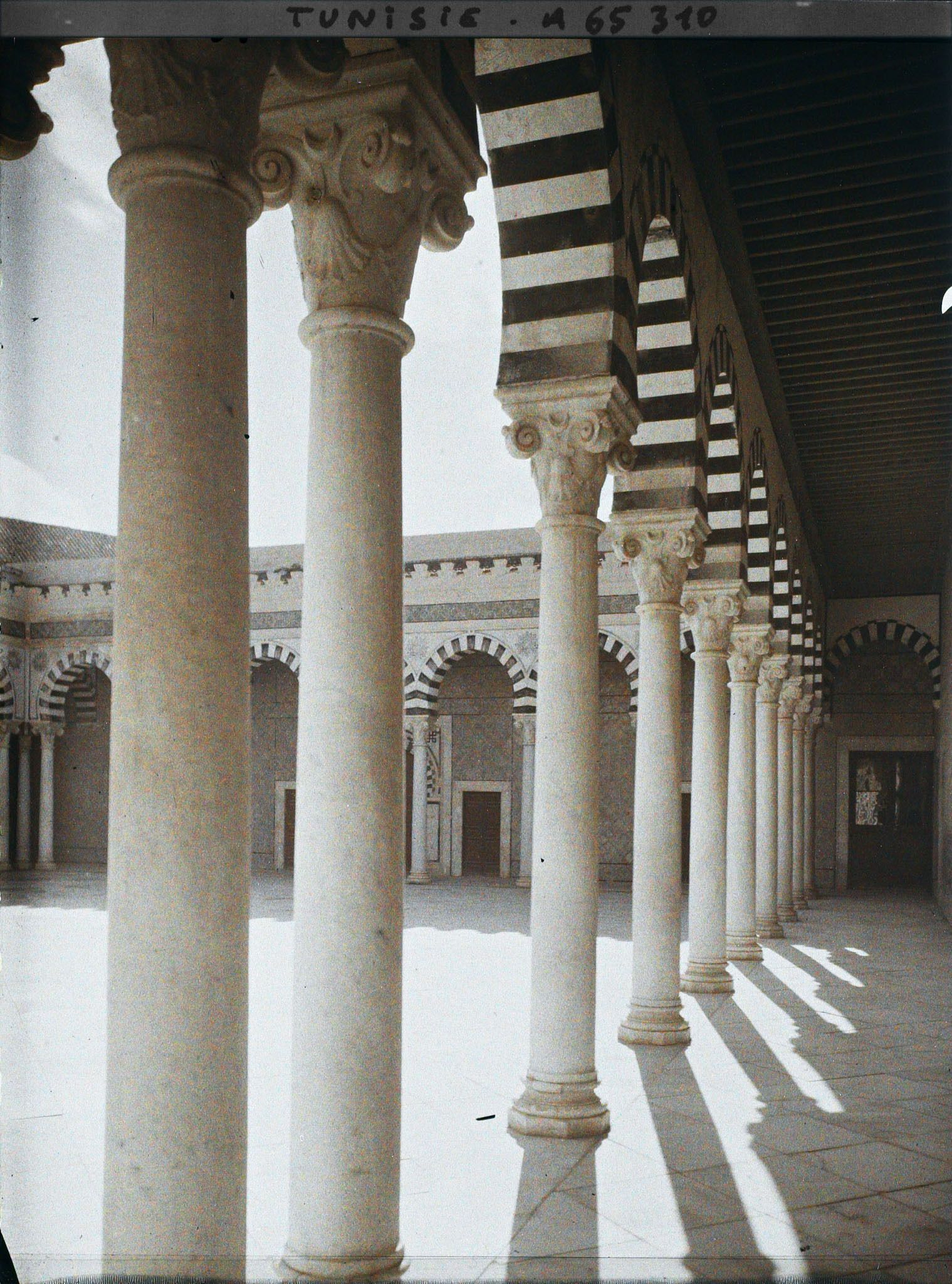 Image représentant Le grand patio des appartements beylicaux du palais du Bardo
