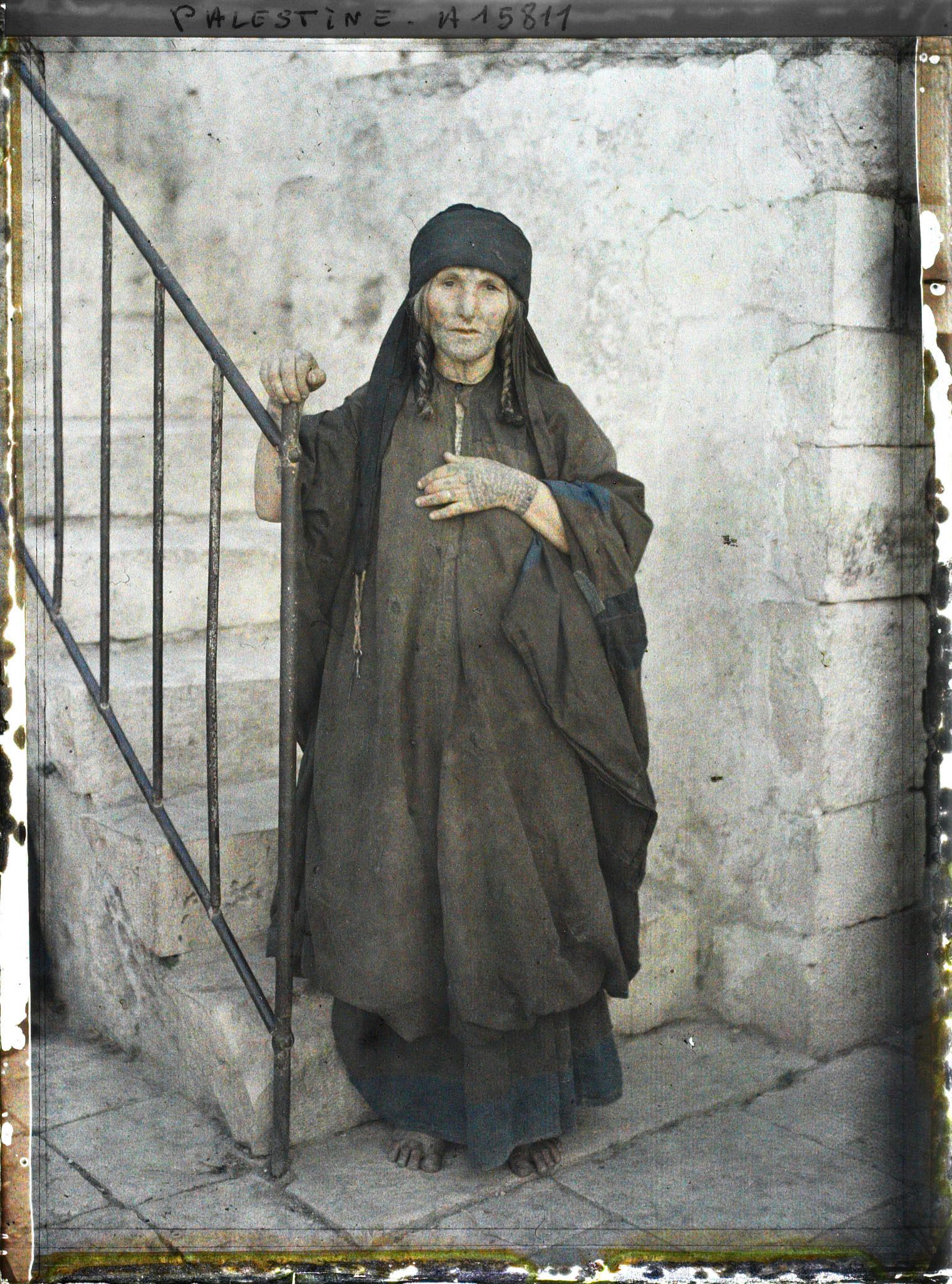 Image représentant Femme d'As-Salt tatouée à l'indigo