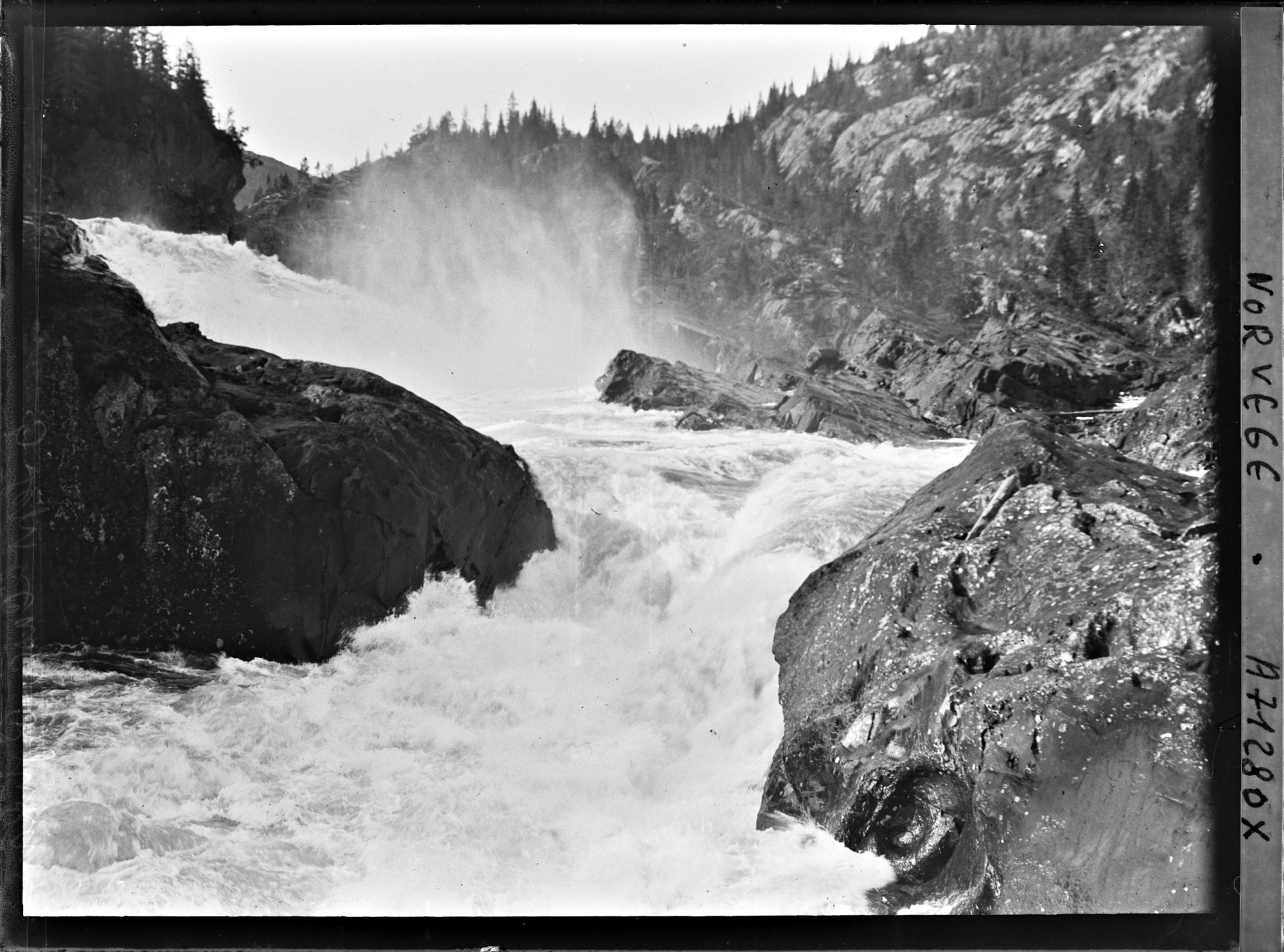 Image représentant Près des chutes de Rjukan