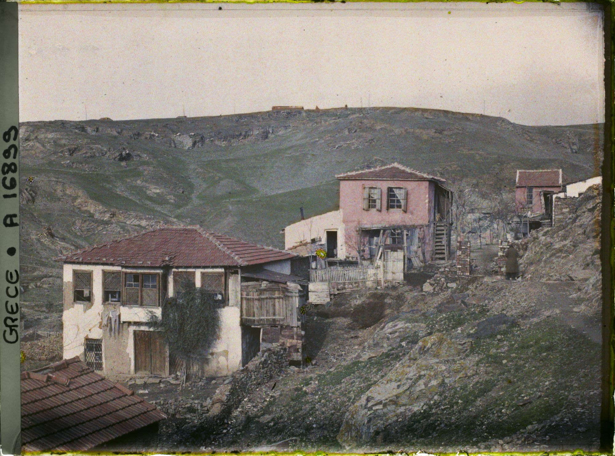 Image représentant Grèce, Salonique, Vue prise derrière les remparts