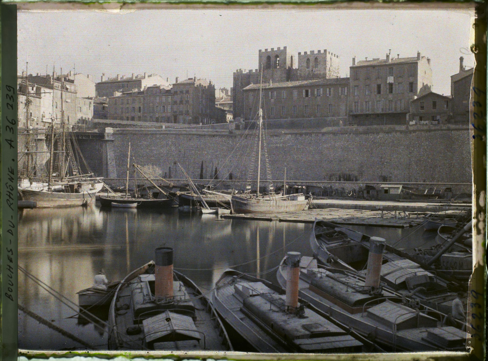Image représentant L'abbaye Saint-Victor, vue du quai de la Rive Neuve