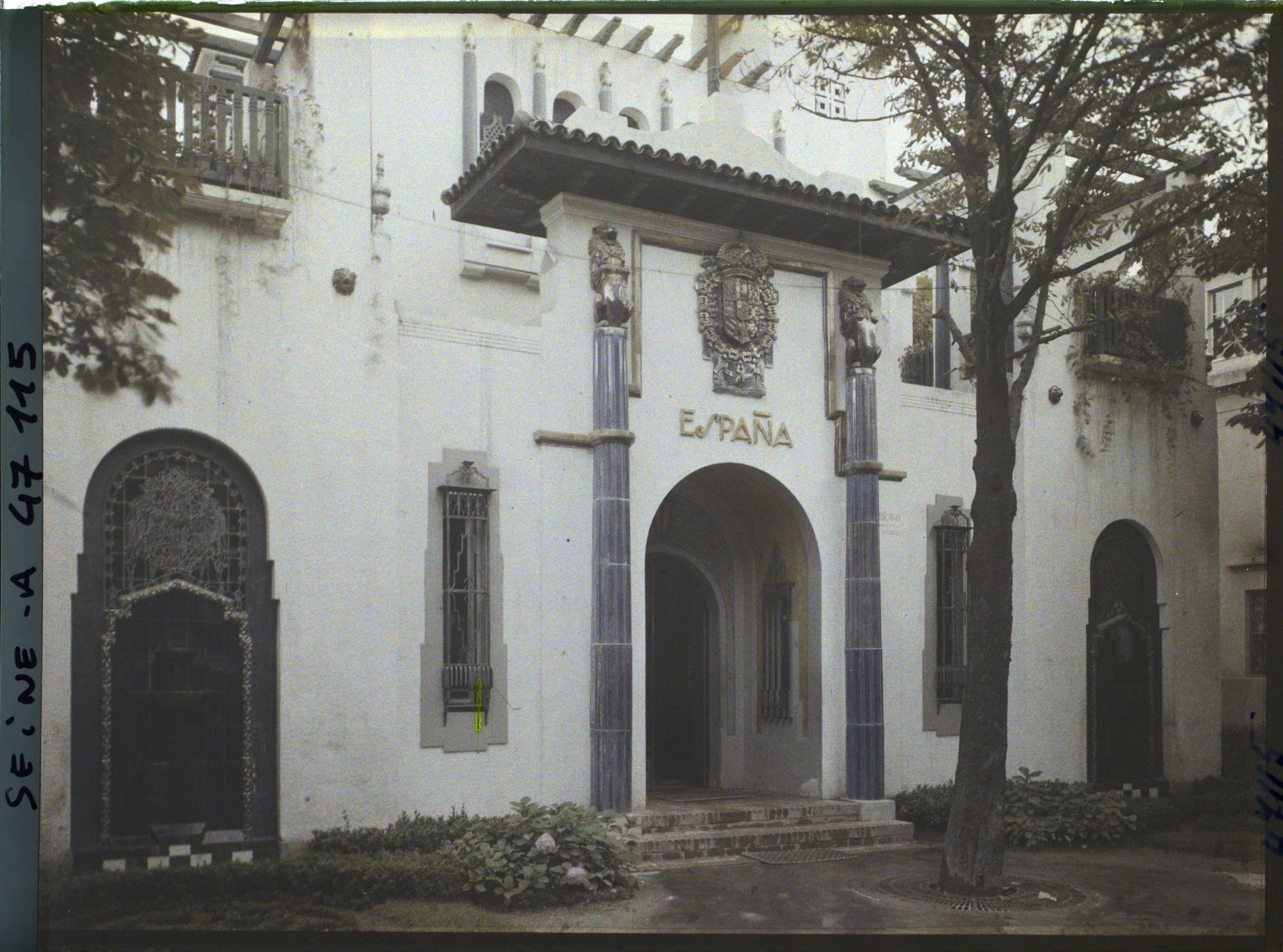 Image représentant L'Exposition des arts décoratifs, Pavillon de l'Espagne, architecte Pascolo Bravo