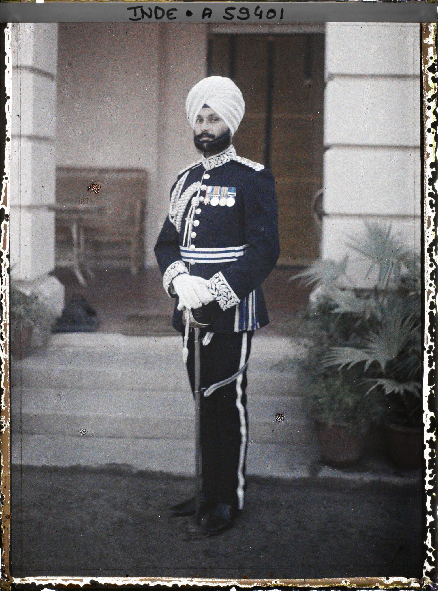 Image représentant Portrait en pied du capitaine de l'armée de Kapurthala