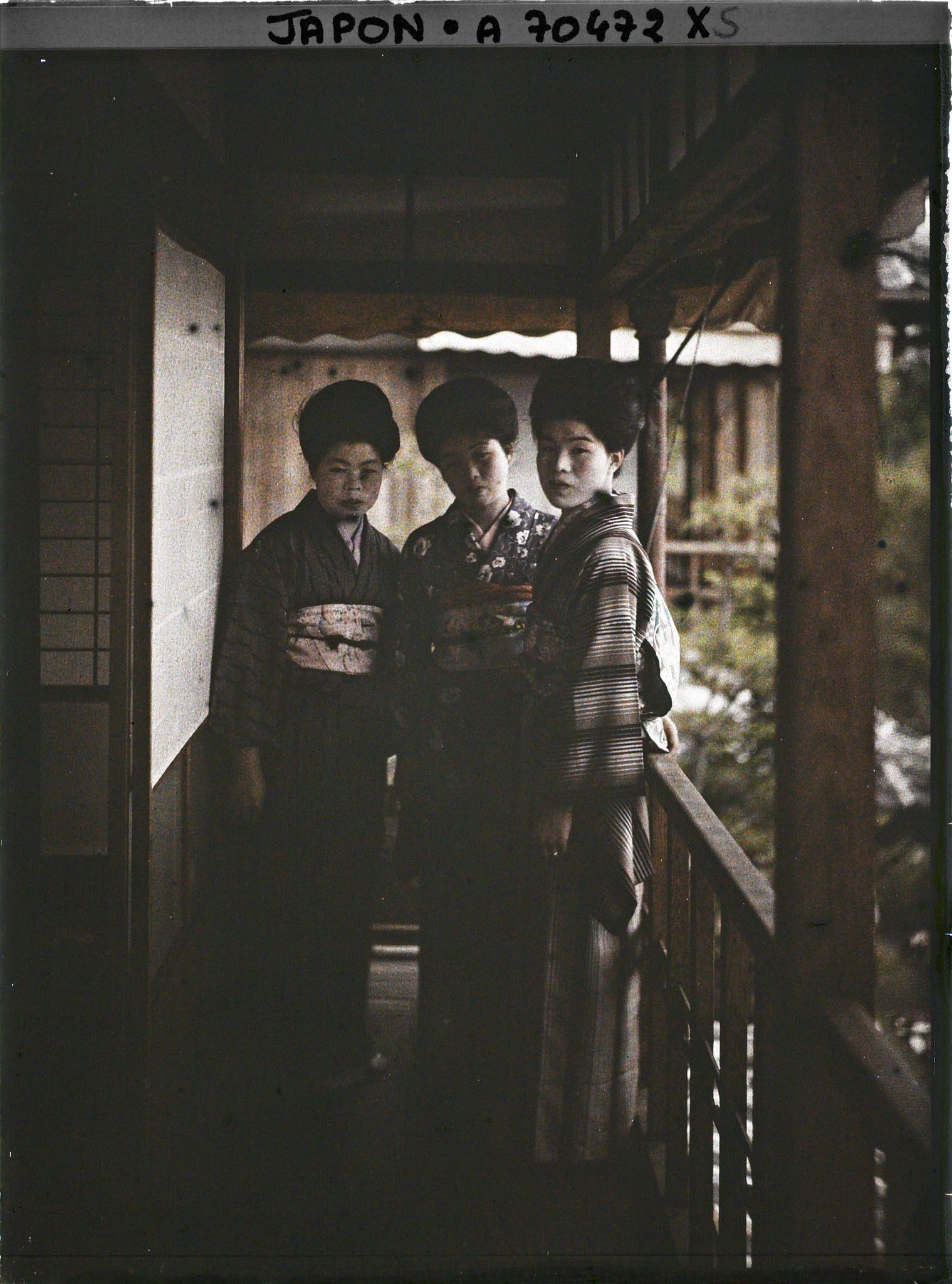 Image représentant Serveuses d'une auberge