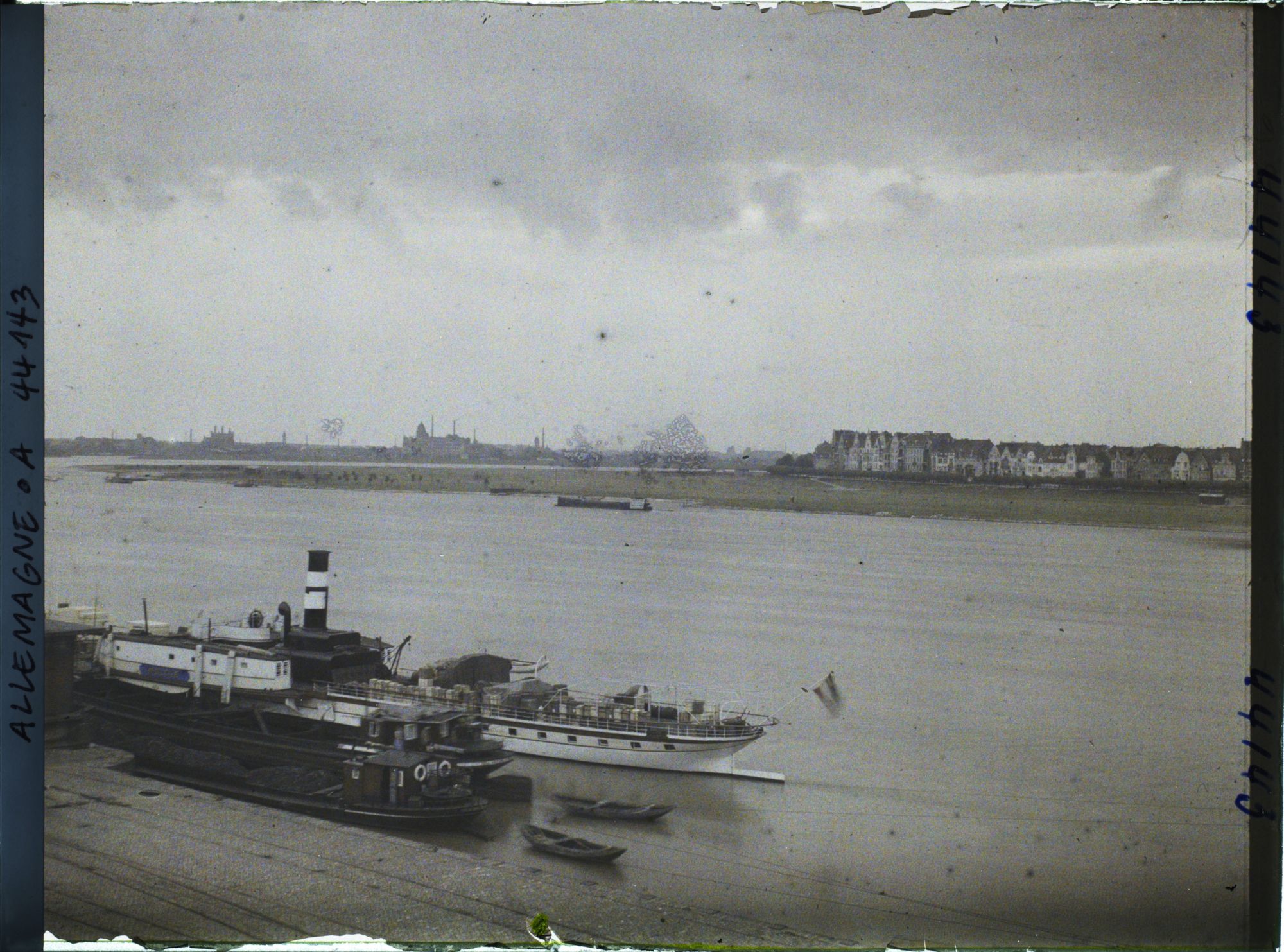 Image représentant Allemagne, Düsseldorf, Le Rhin vers Neuss