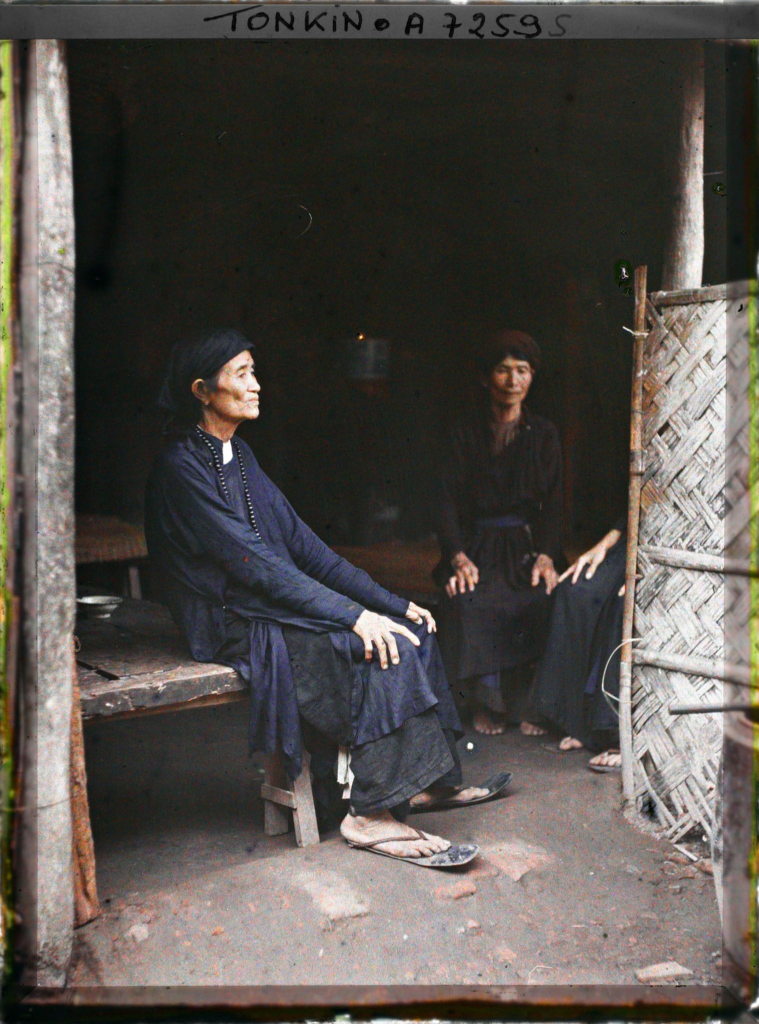 Image représentant Une pythonisse de village