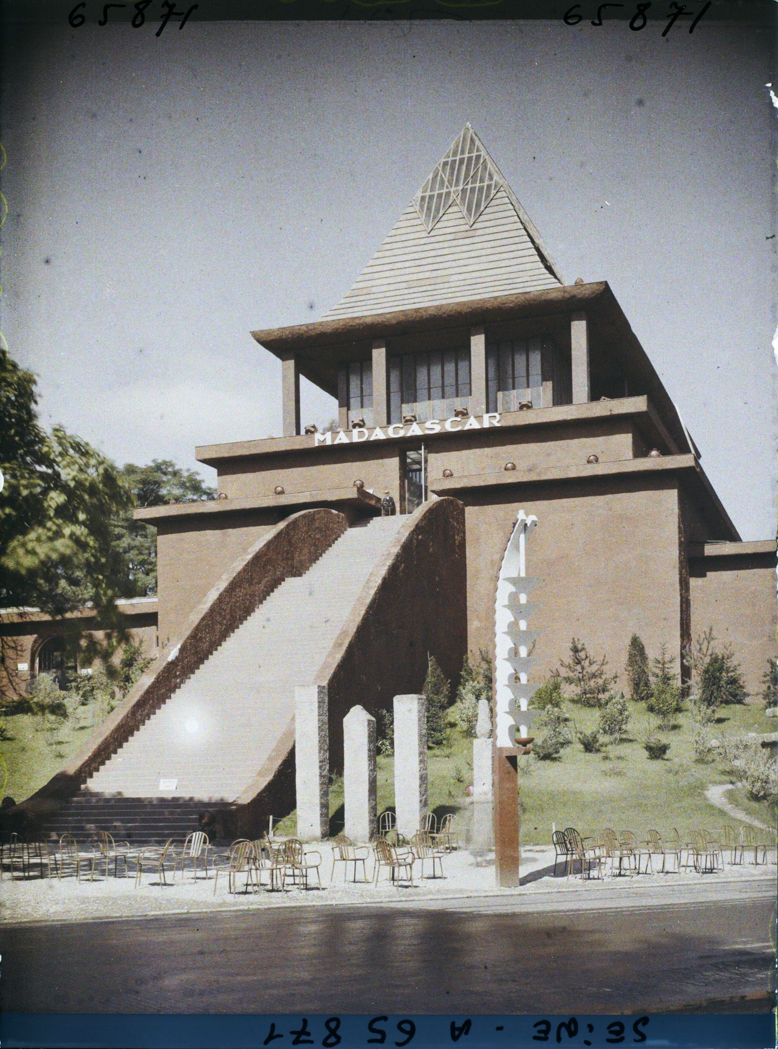 Image représentant L'Exposition Coloniale Internationale de 1931, le pavillon de Madagascar