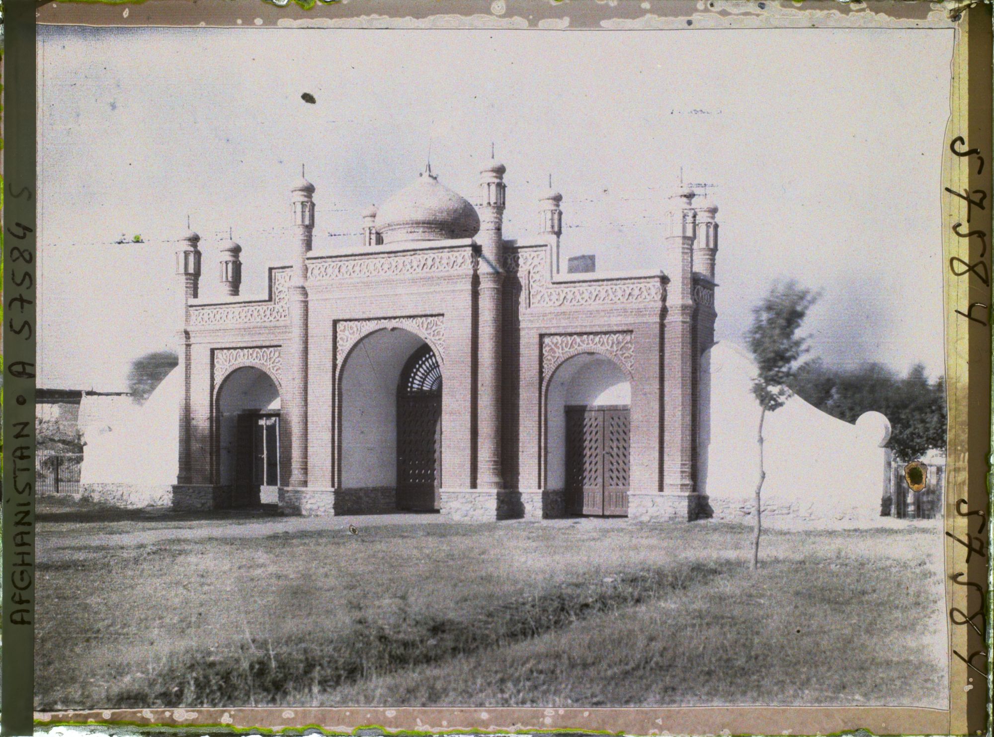 Image représentant Afghanistan, kaboul, Porte d'entrée de la Cour de la Grande Mosquée