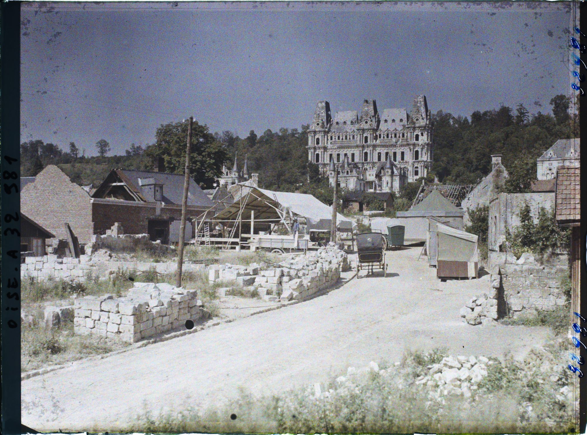 Image représentant France, Chiry, Reconstruction Château de Mennechet