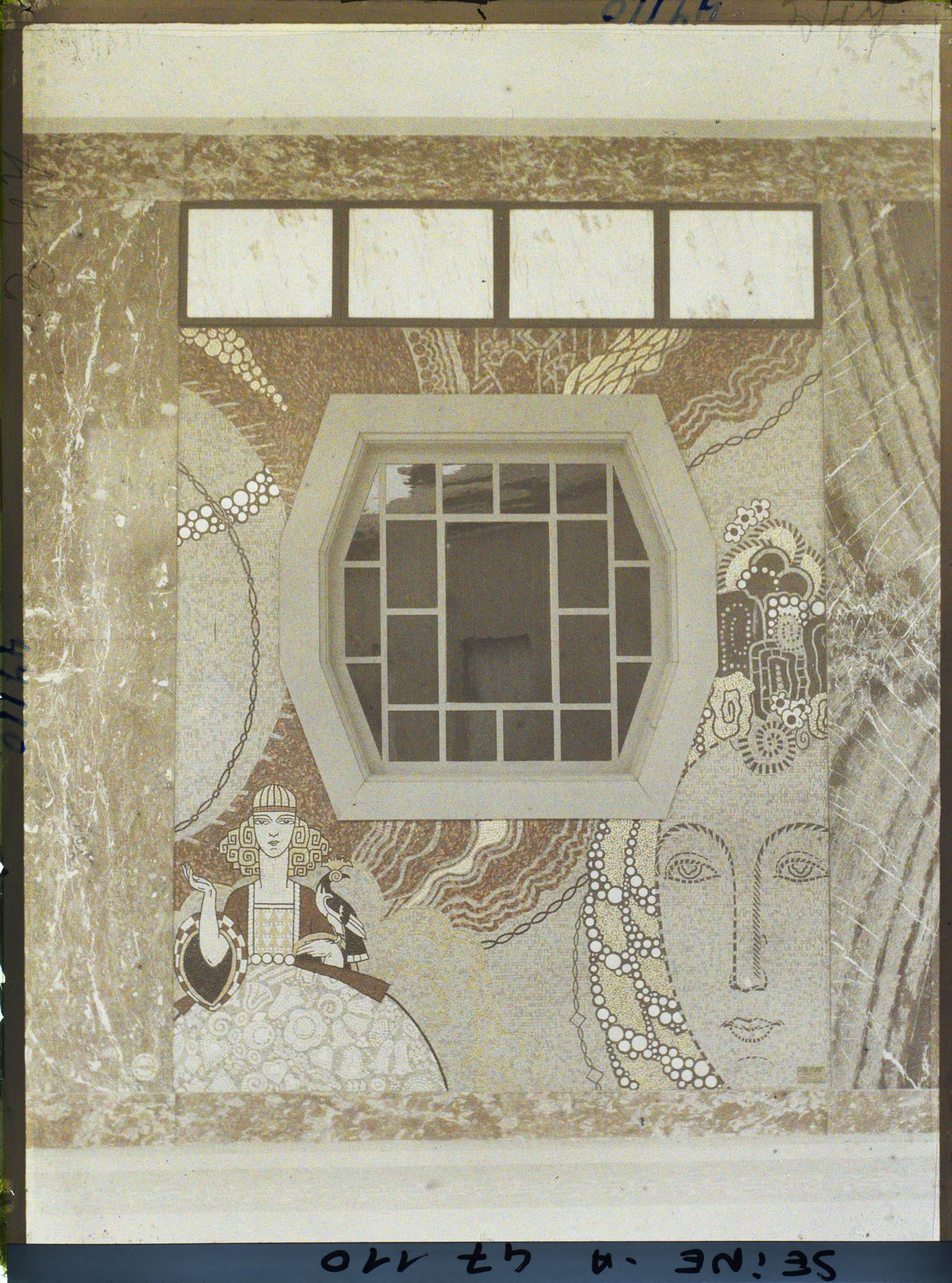 Image représentant L'Exposition des arts décoratifs, Mosaïques de la Classe VII, Galeries de la section française, entre la Tour de Champagne et la Tour de Paris