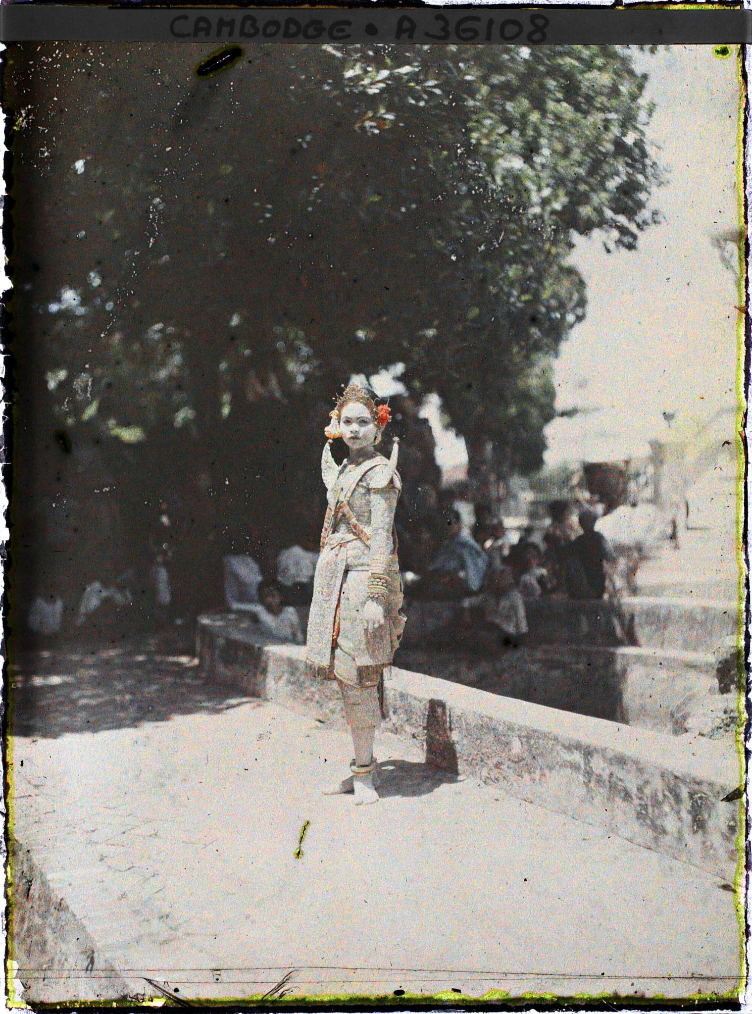 Image représentant Danseuse du ballet royal en costume de jeune prince