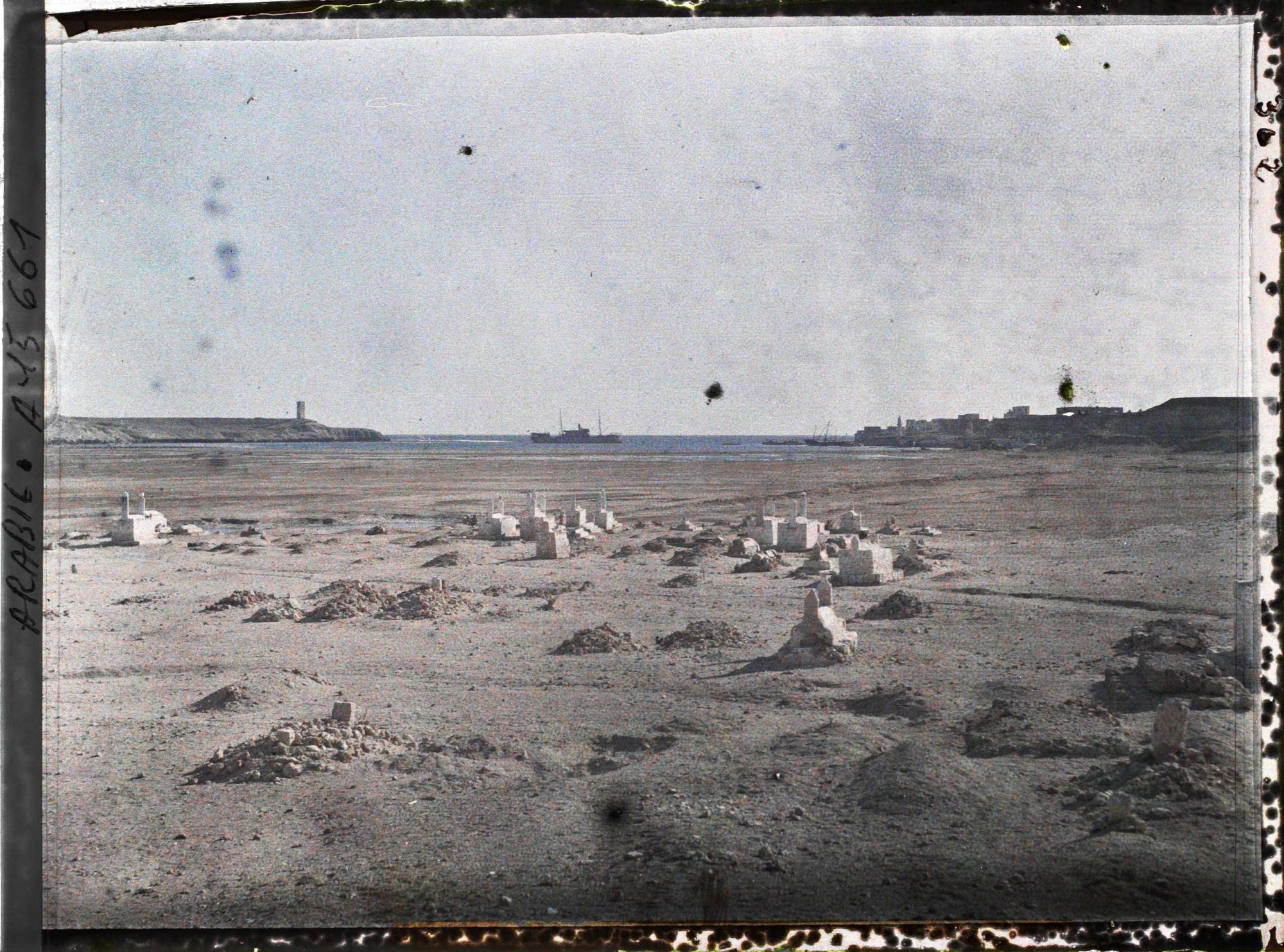 Image représentant Vue vers la mer Rouge et Wedjh