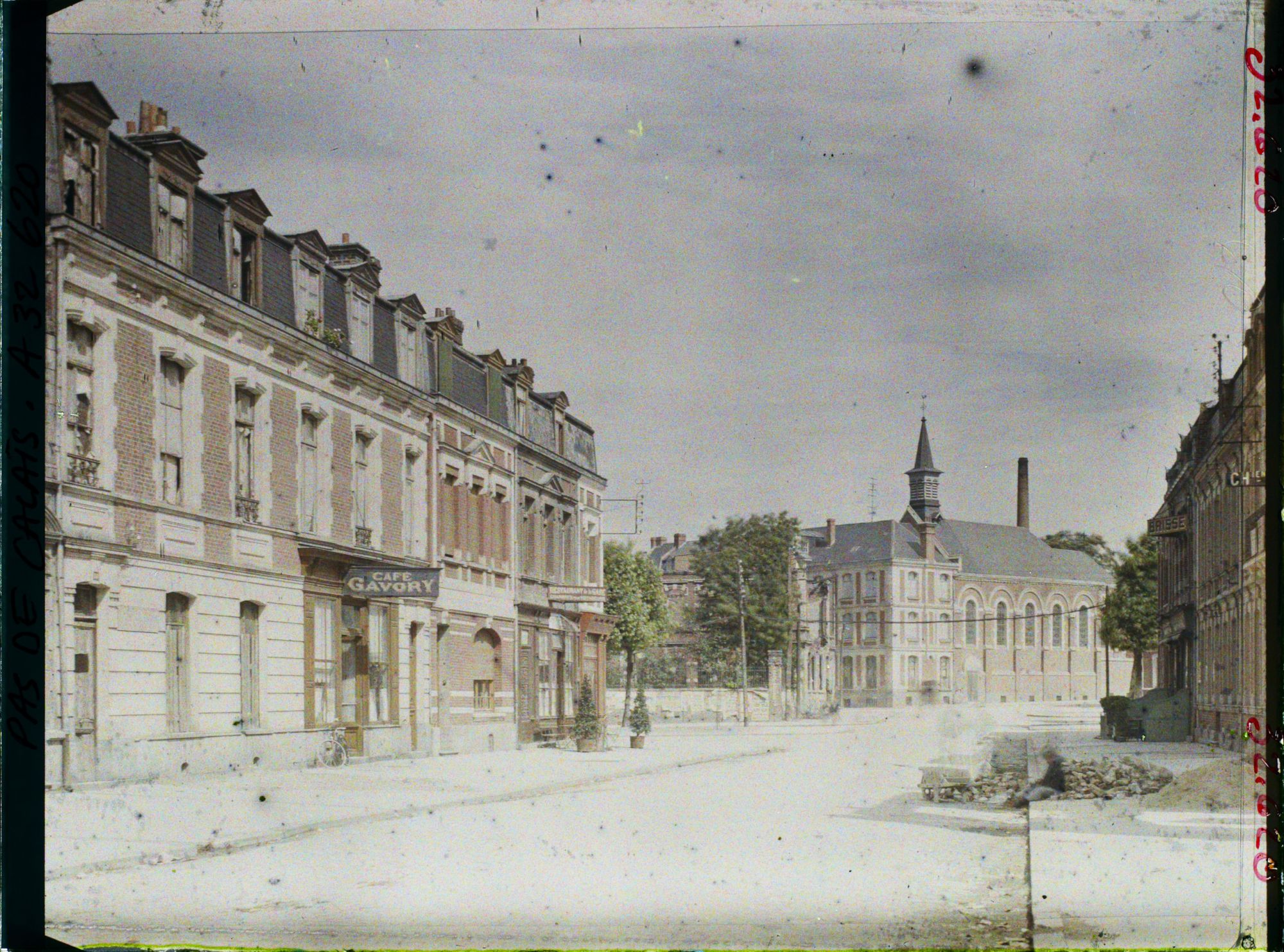Image représentant France, Arras, Rue de Chanzy et Chapelle des Soeurs
