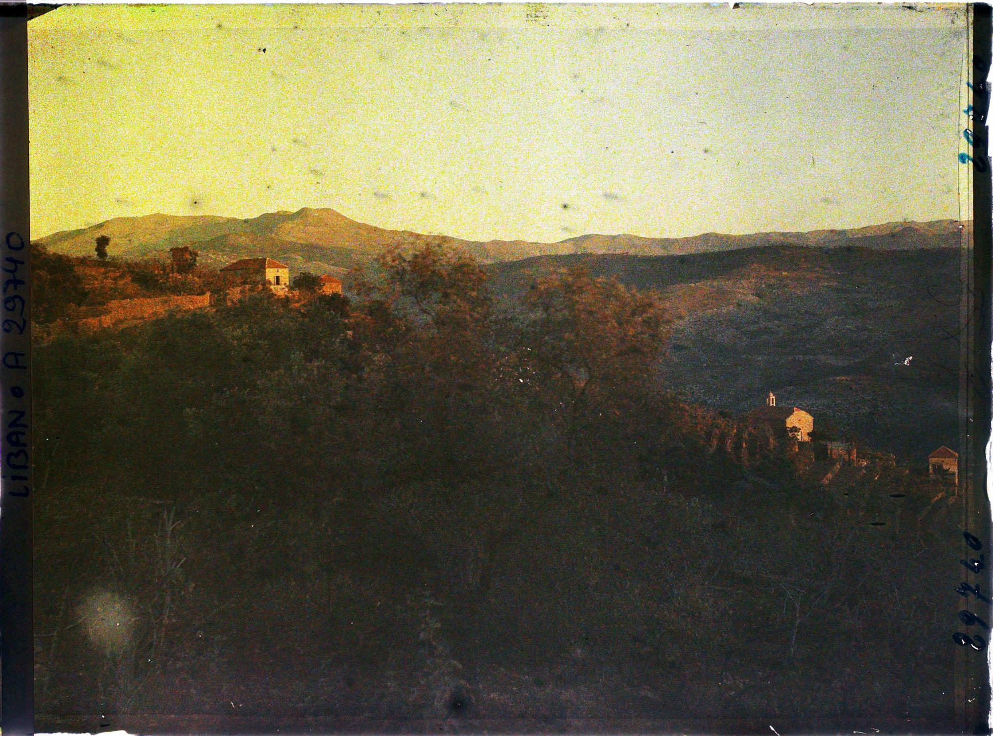 Image représentant Vue vers l'est au crépuscule