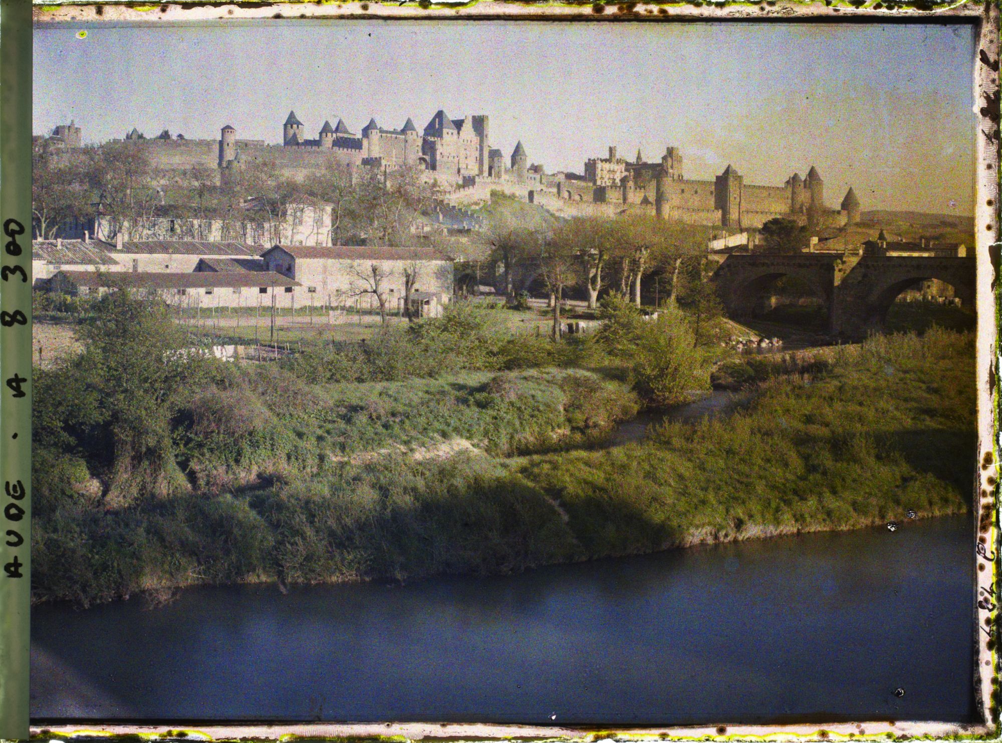 Image représentant Vue d'ensemble de la cité prise depuis le pont neuf
