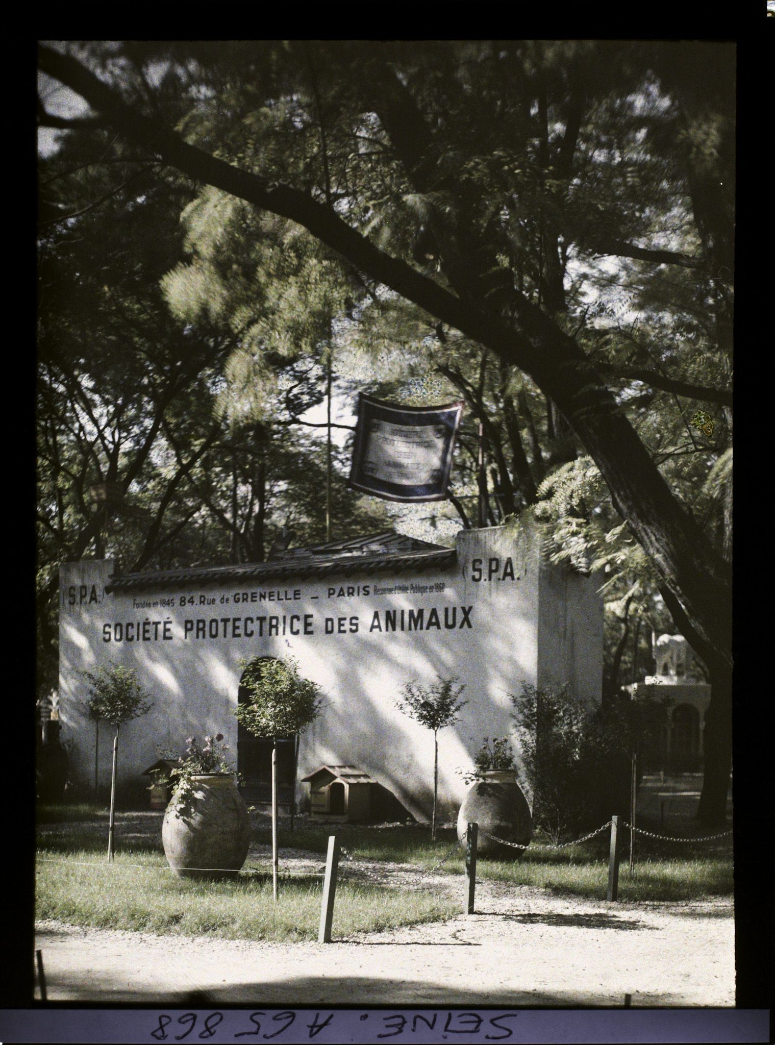 Image représentant L'Exposition Coloniale Internationale de 1931, le pavillon de la Société protectrice des animaux (S.P.A.)