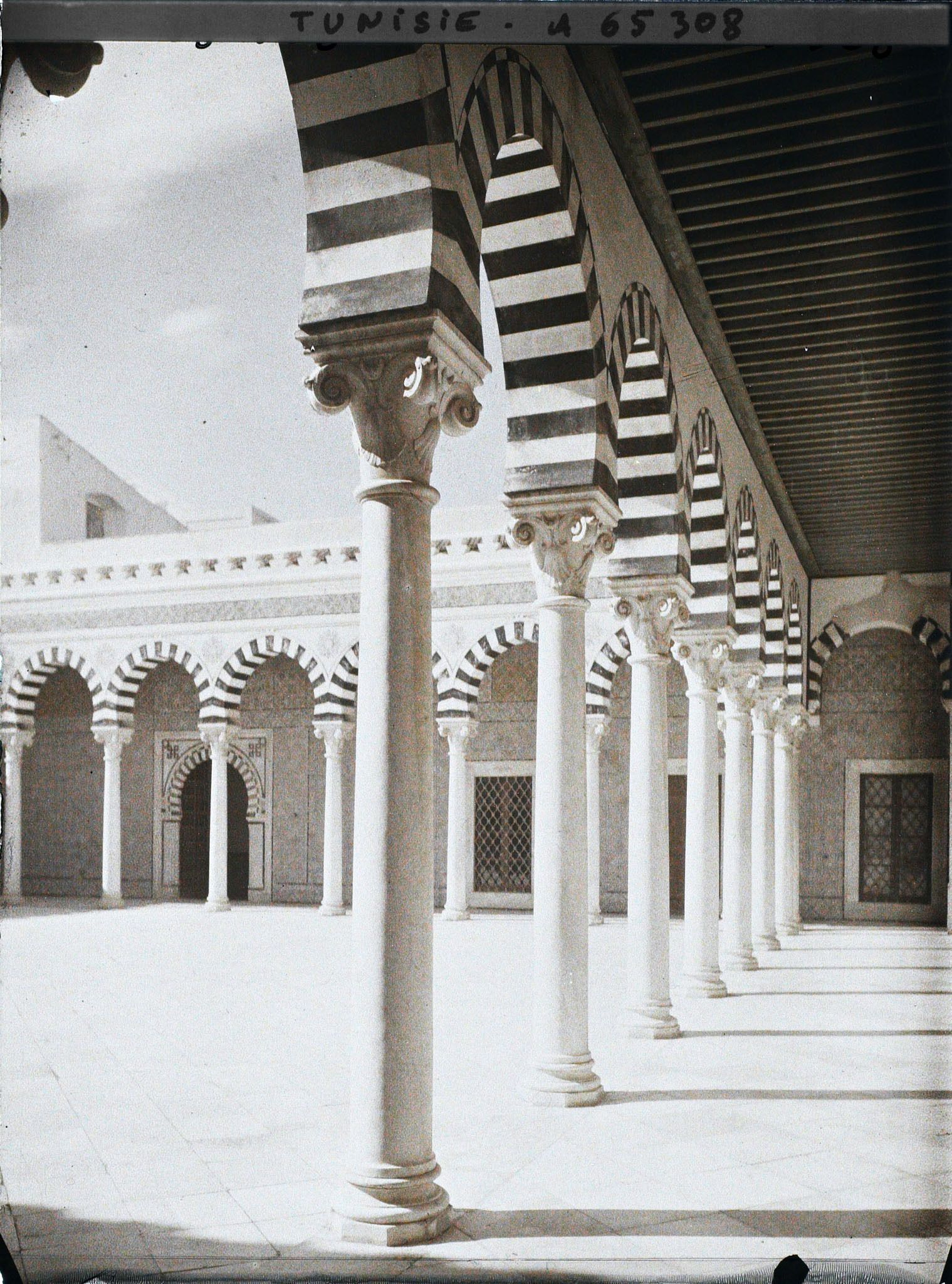 Image représentant Le grand patio des appartements beylicaux du palais du Bardo