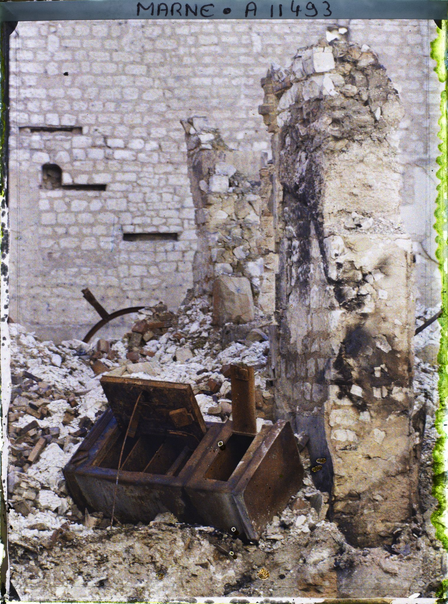 Image représentant Vestige d'un coffre fort, rue Eugène Desteuque