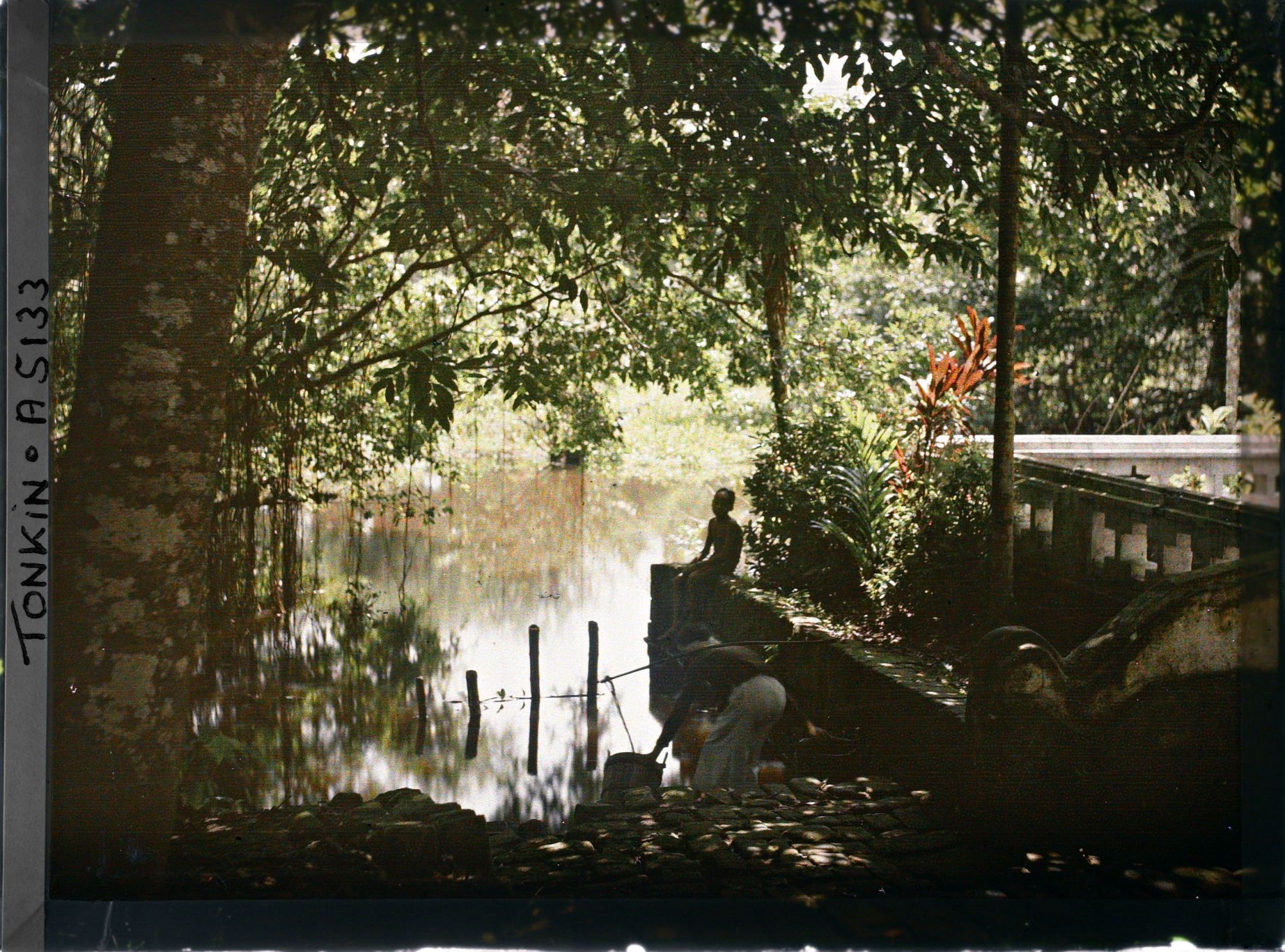 Image représentant Le bassin de la cour intérieure du temple de Linh-lang