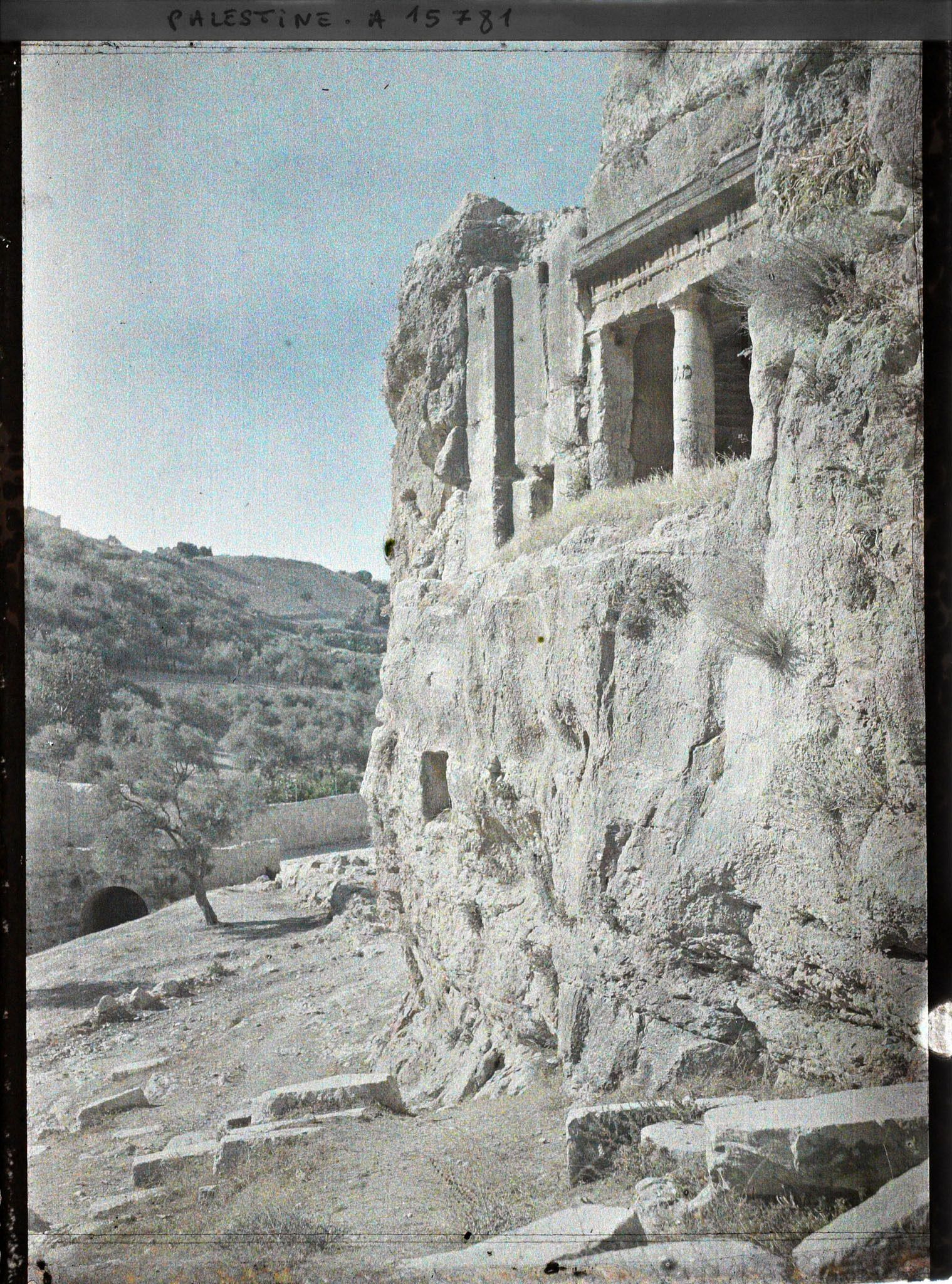 Image représentant Entrée du tombeau dit de Saint-Jacques