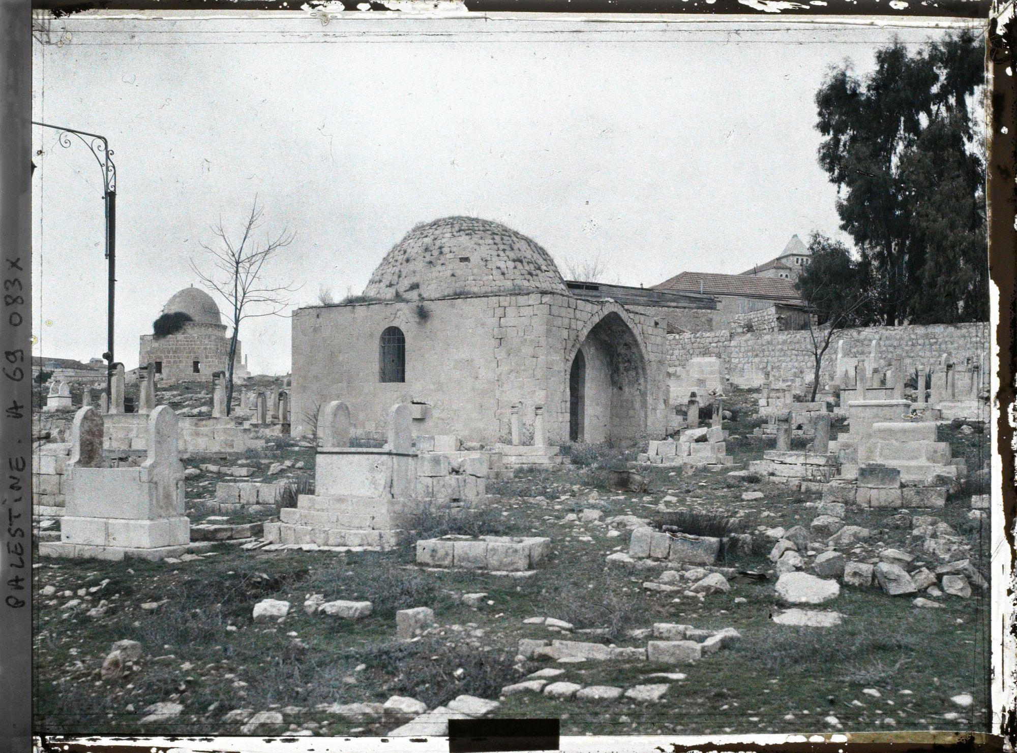 Image représentant Le cimetière musulman près de Birket Mamillah
